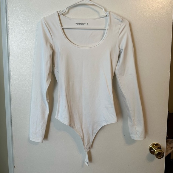 Abercrombie & Fitch Tops - Abercrombie & Fitch Ling Sleeve Bodysuit